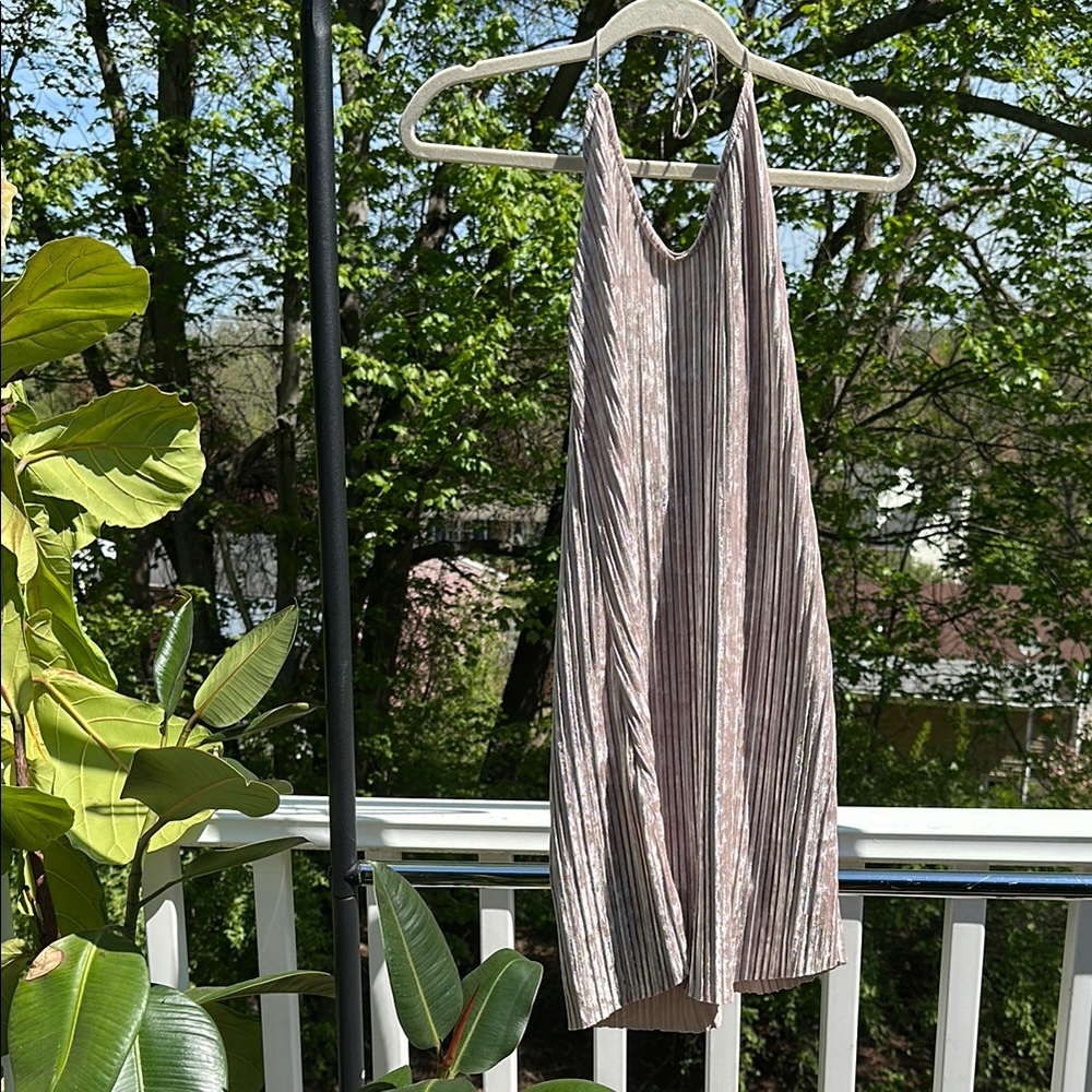 Crushes Velvet Halter Dress